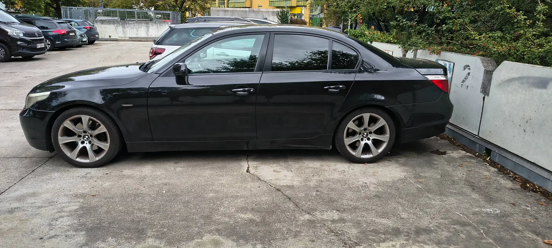 BMW 530 530d Aut. Schwarz - 2