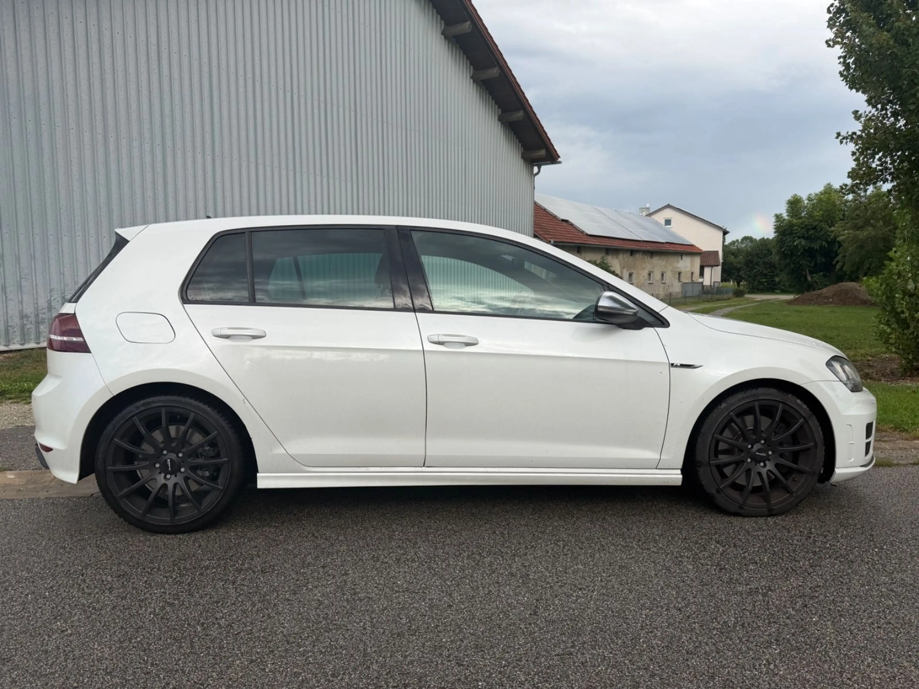 Volkswagen Golf VII 2.0 R BMT 4Motion DSG 1.Hand — photo 8