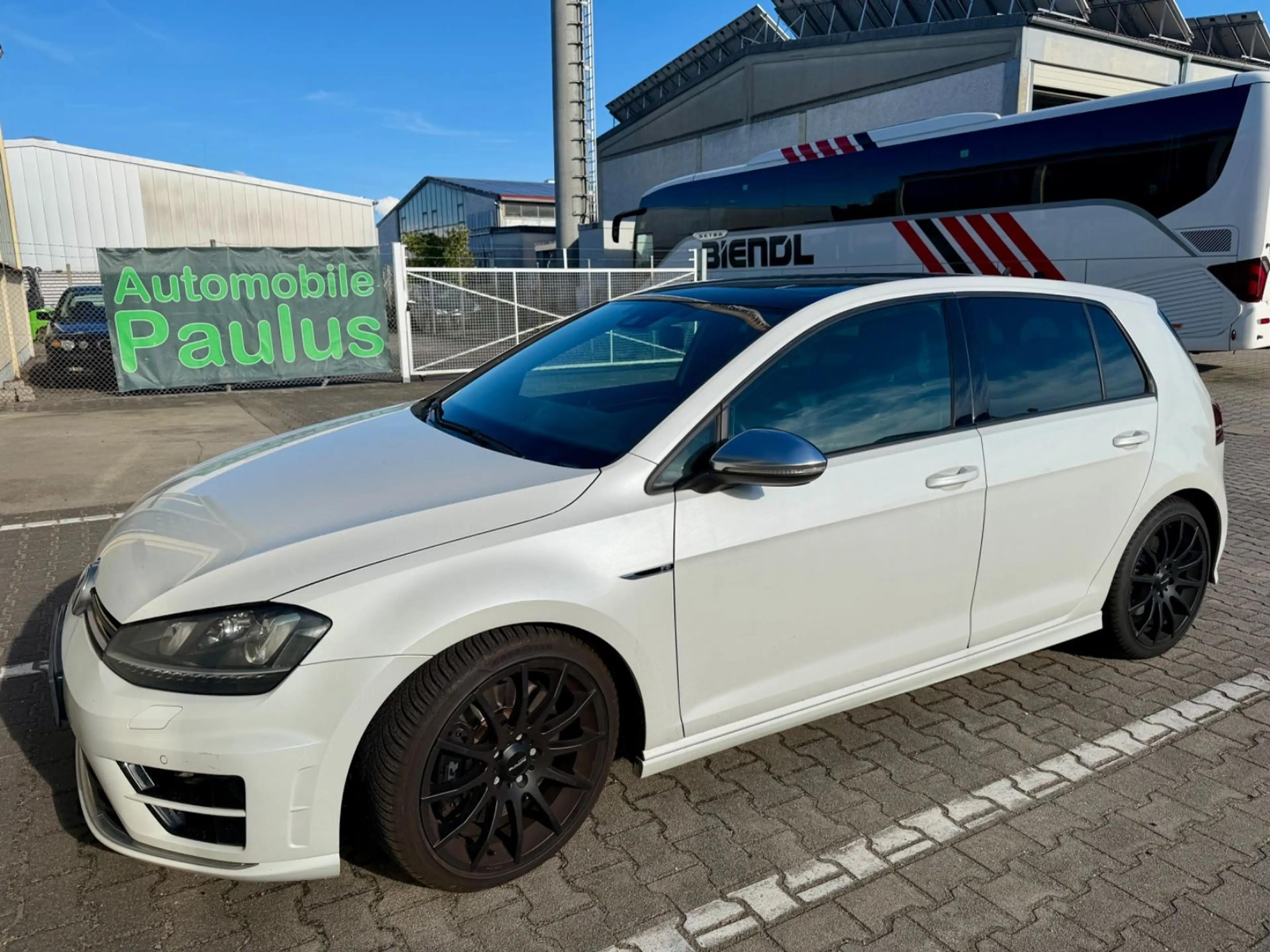 Volkswagen Golf VII 2.0 R BMT 4Motion DSG 1.Hand — photo 4