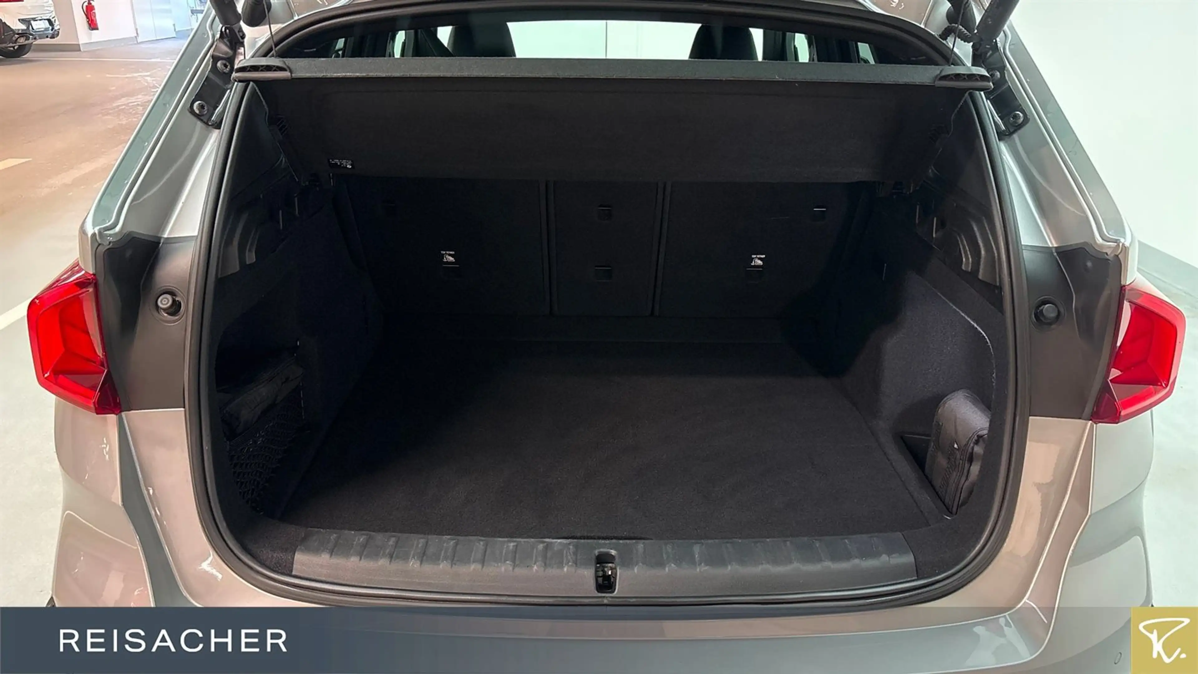 BMW iX1 IX1 A XDRIVE30 LC+,AHK,DA,RFK,SpSitze,PA,18" — photo 10