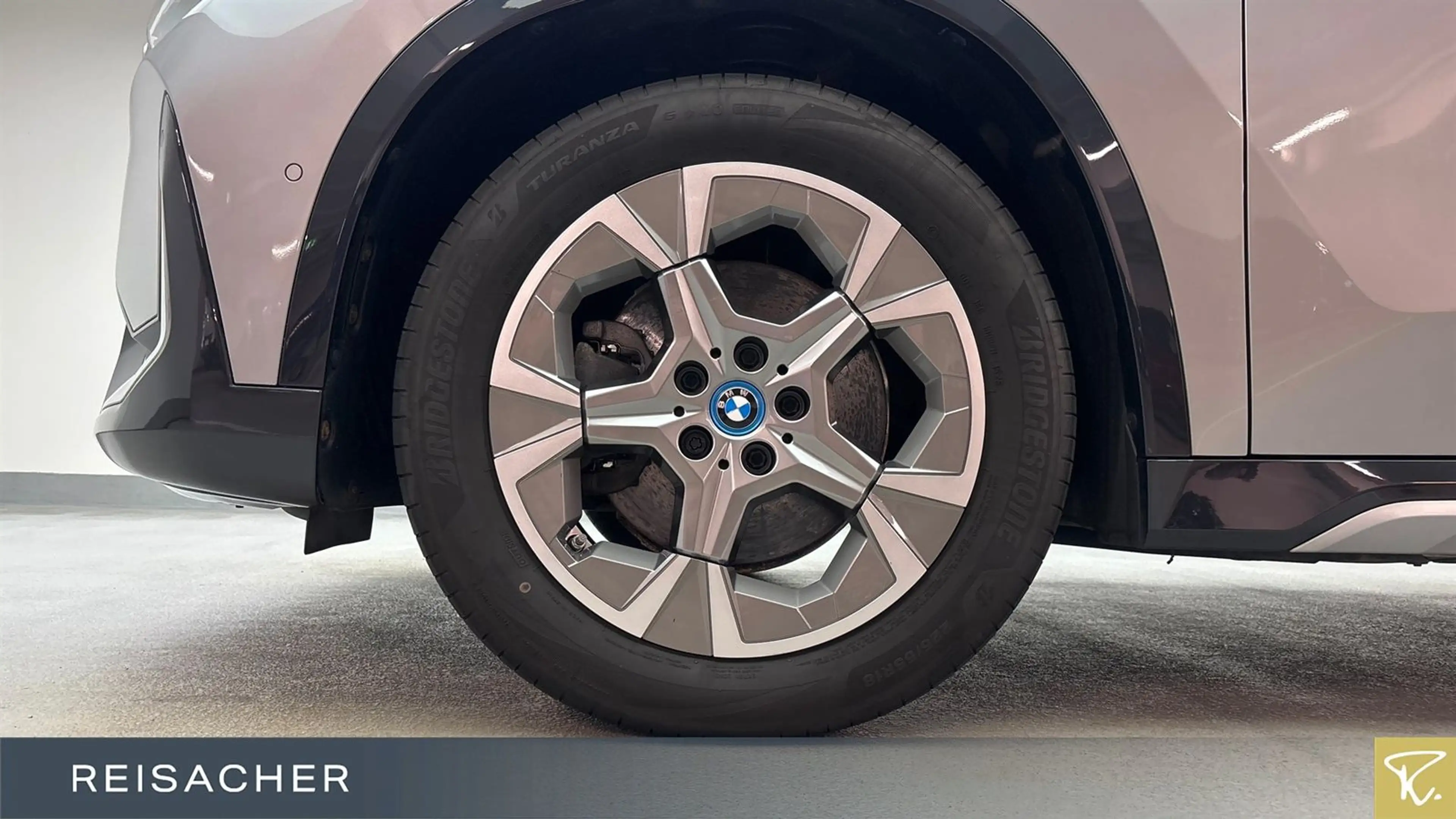 BMW iX1 IX1 A XDRIVE30 LC+,AHK,DA,RFK,SpSitze,PA,18" — photo 3