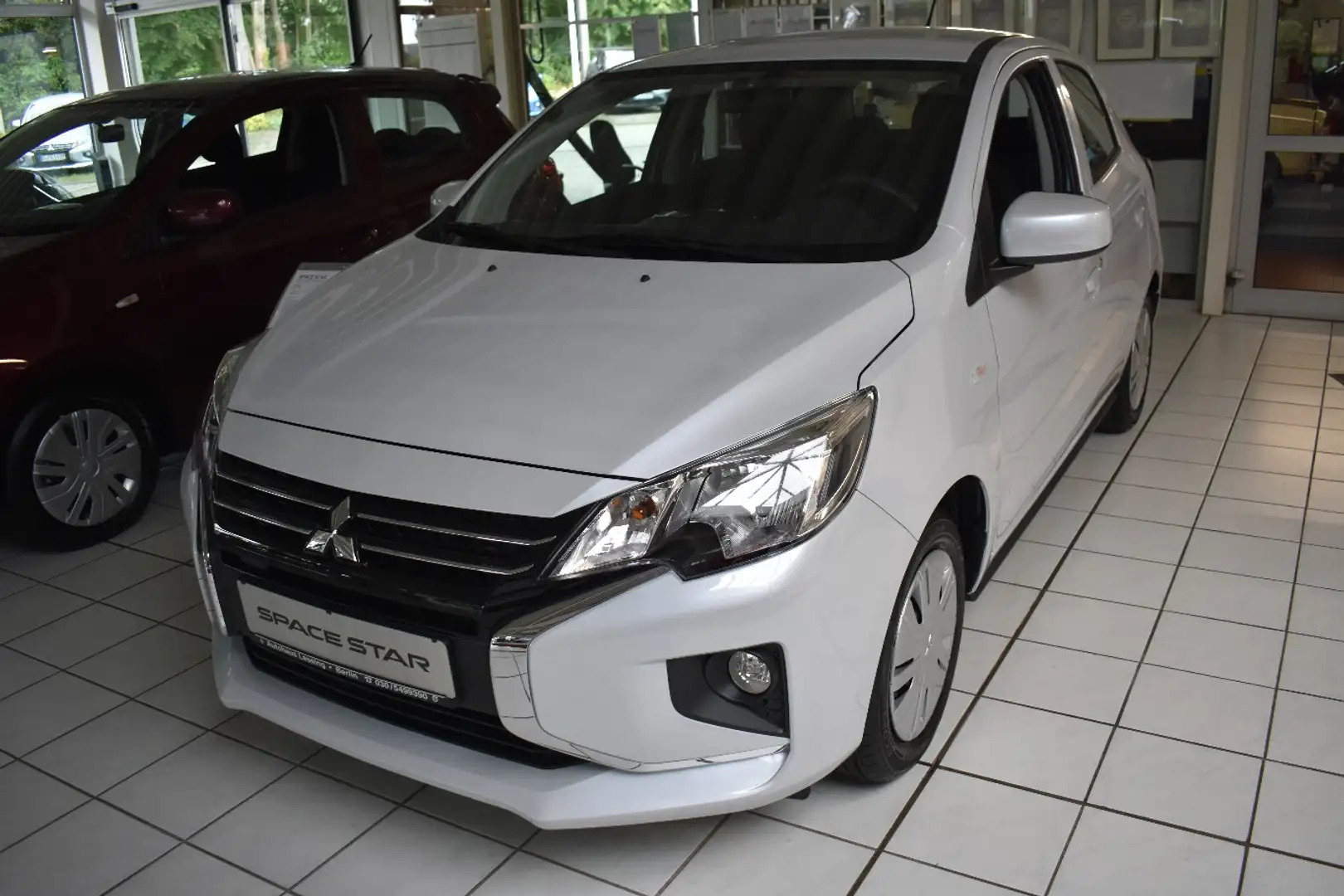 Mitsubishi Space Star PLUS 1.2 MIVEC ClearTec 5-Gang Blanc - 1