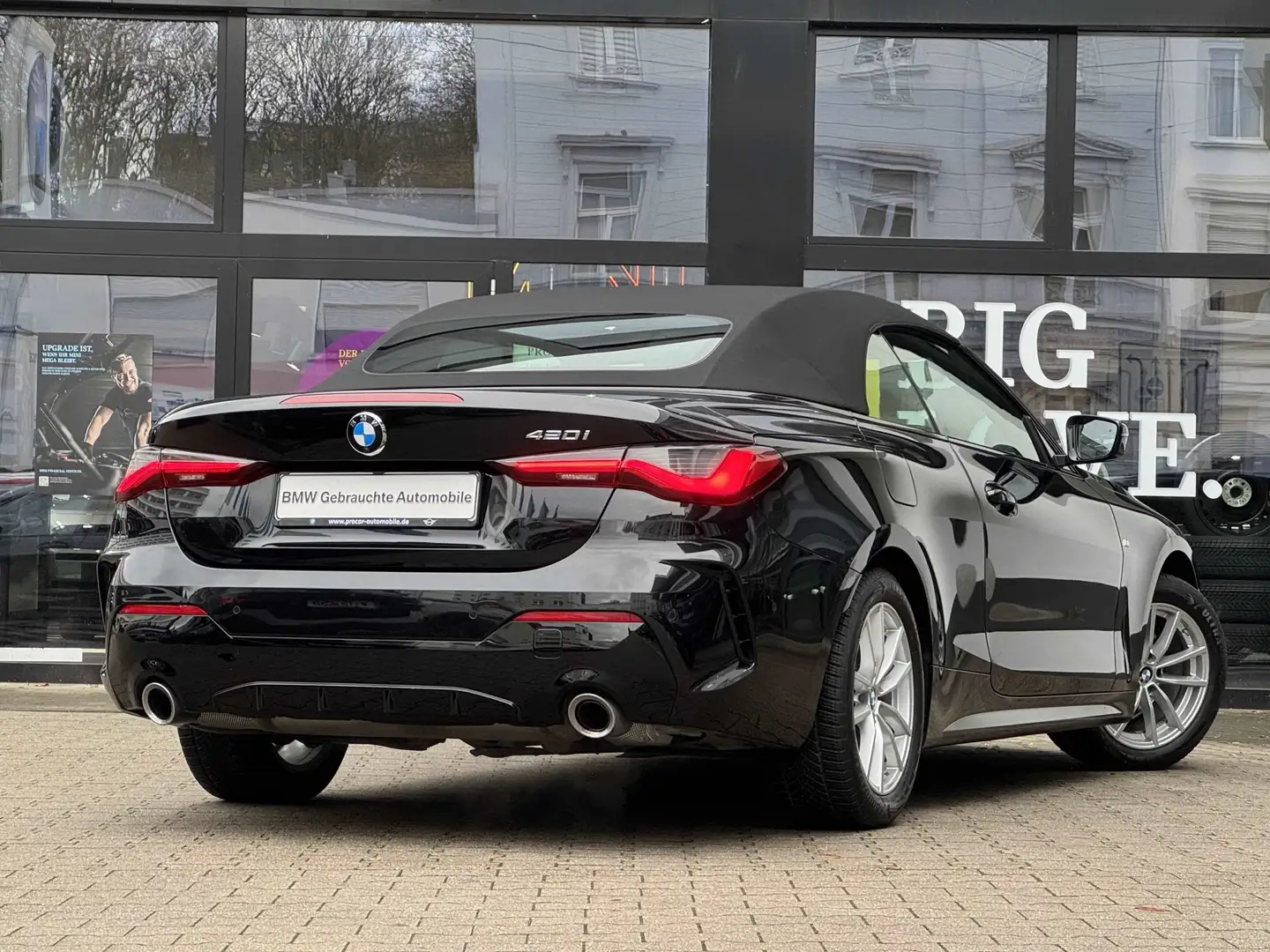 BMW 420 i Cabrio M Sport DA PA+ ACC HuD HiFi Lhz Schwarz - 2