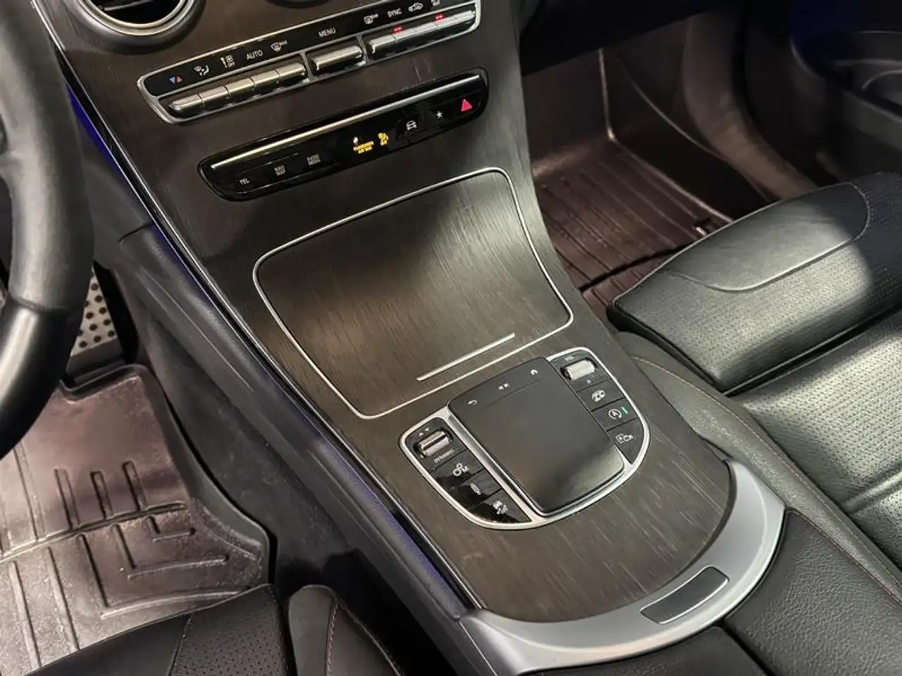 Mercedes-Benz GLC снимка Mercedes-Benz GLC