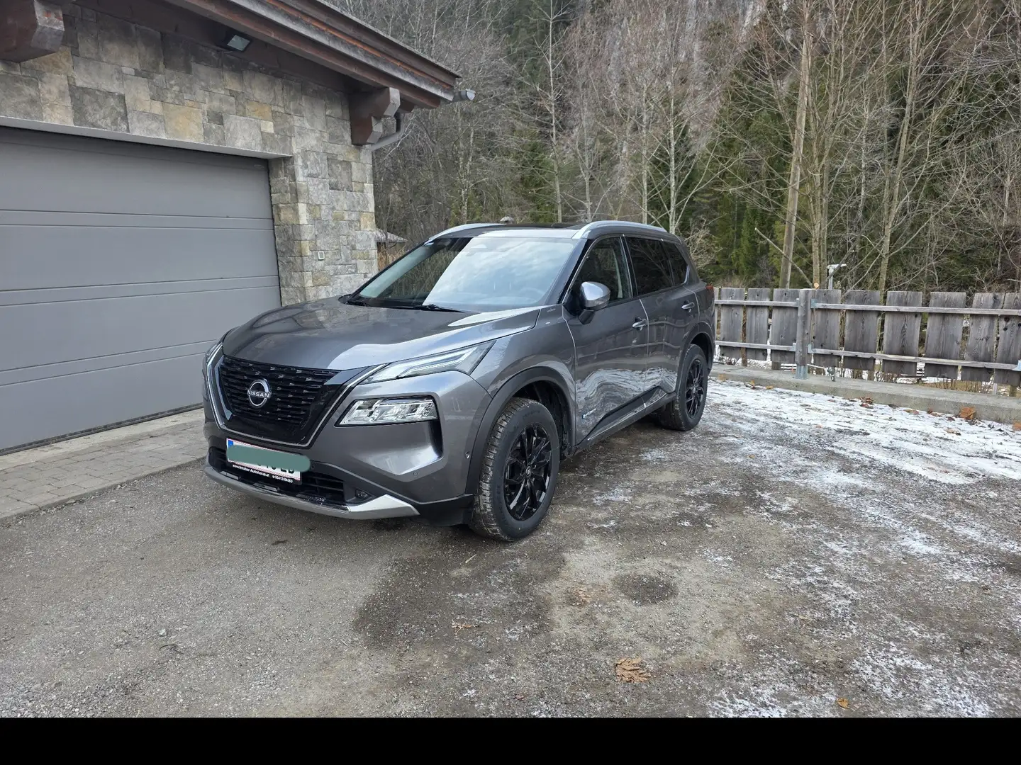 Nissan X-Trail 1,5 VC-T e-Power 4ORCE Allrad Tekna Grau - 2