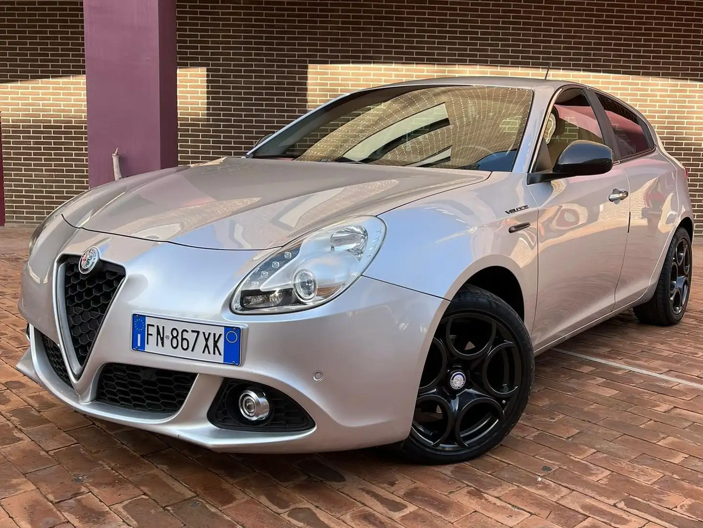 Alfa Romeo Giulietta Giulietta 1.6 jtdm Veloce Silber - 1