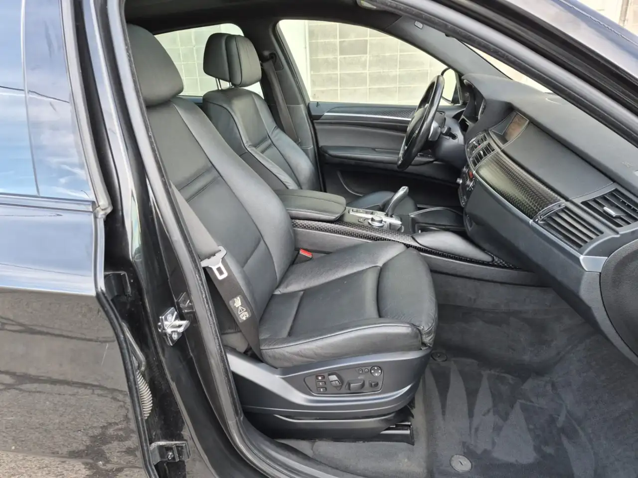 BMW X6 снимка BMW X6