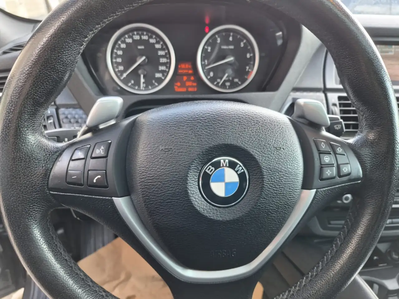 BMW X6 снимка BMW X6