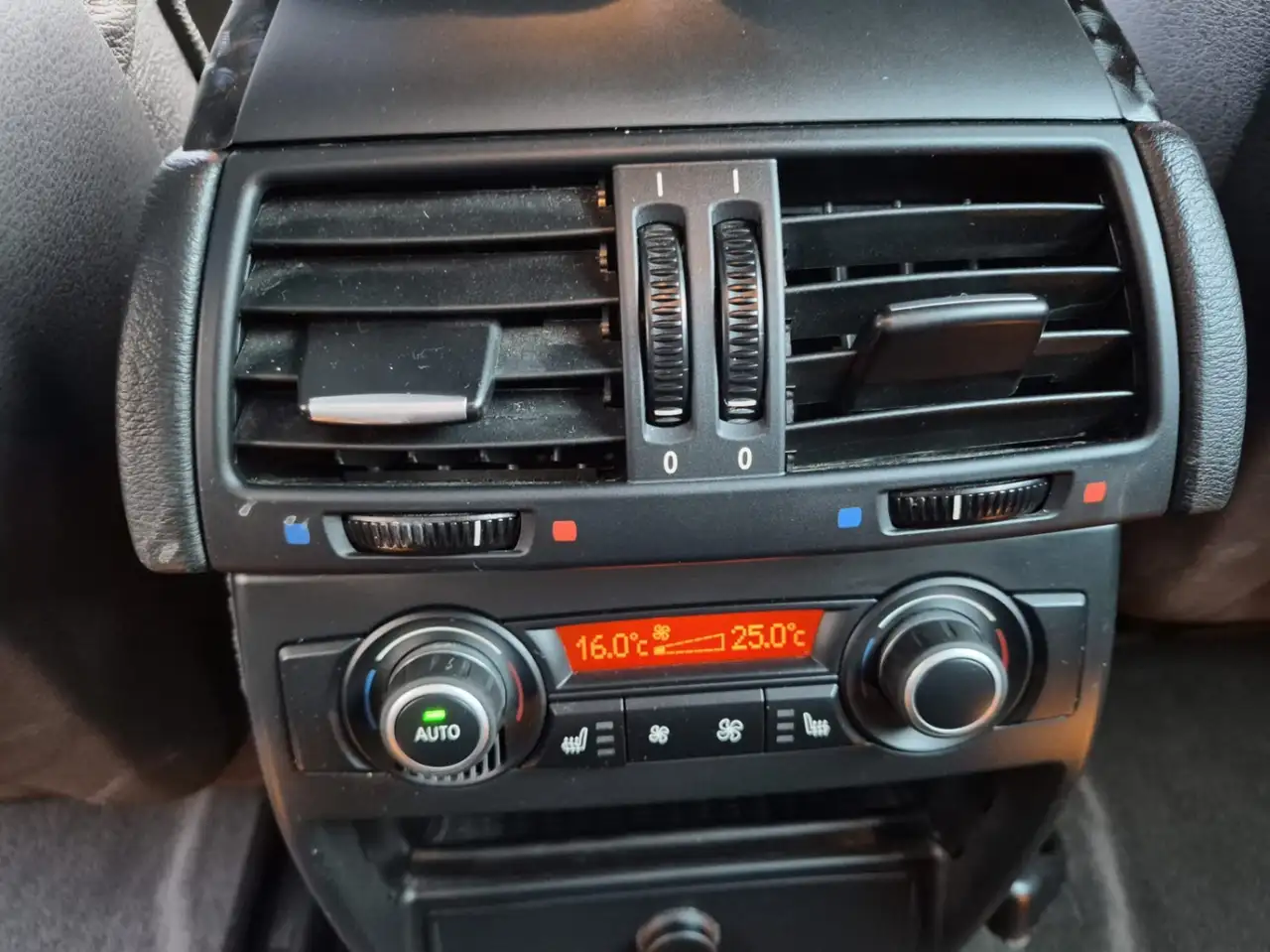 BMW X6 снимка BMW X6