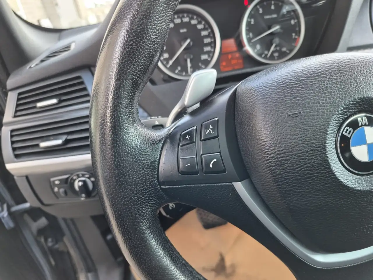 BMW X6 снимка BMW X6