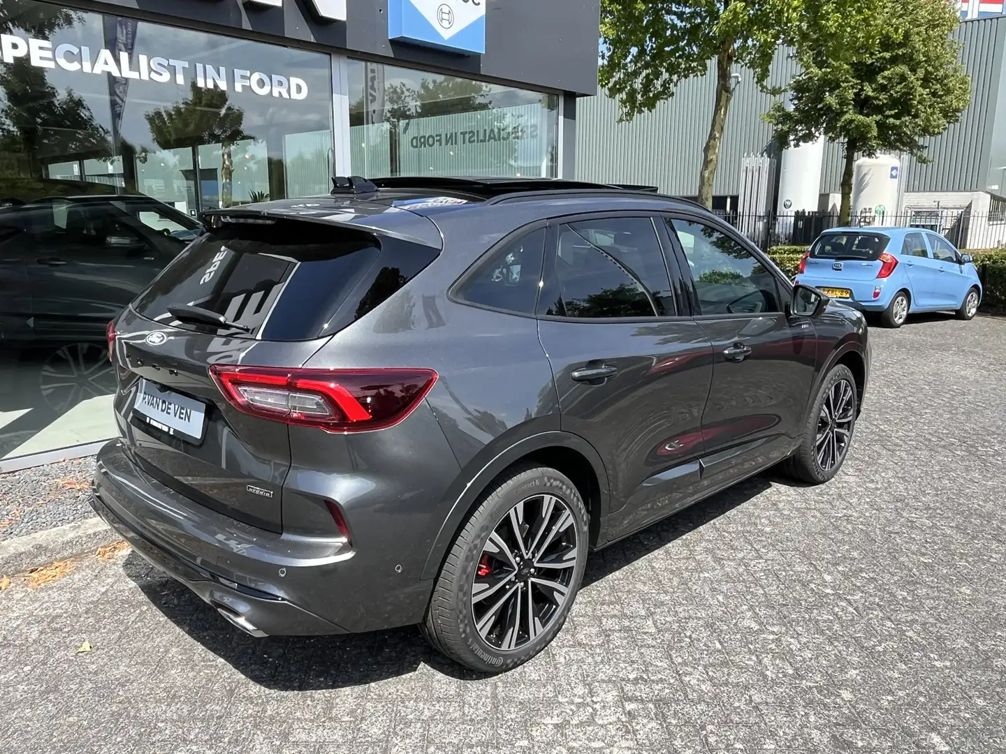 Ford Kuga 2.5 PHEV ST-Line X 225pk/165kW e-CVT Automaat | 5 Grijs - 2