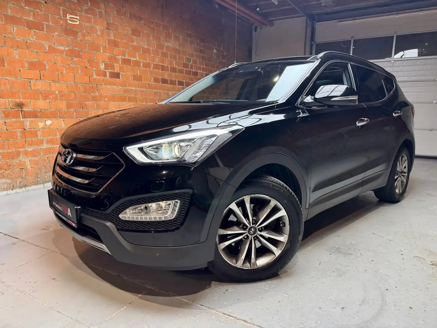 Hyundai SANTA FE Premium 4WD 2.2 CRDi+KAMERA+KLIMA+NAVI Schwarz - 1