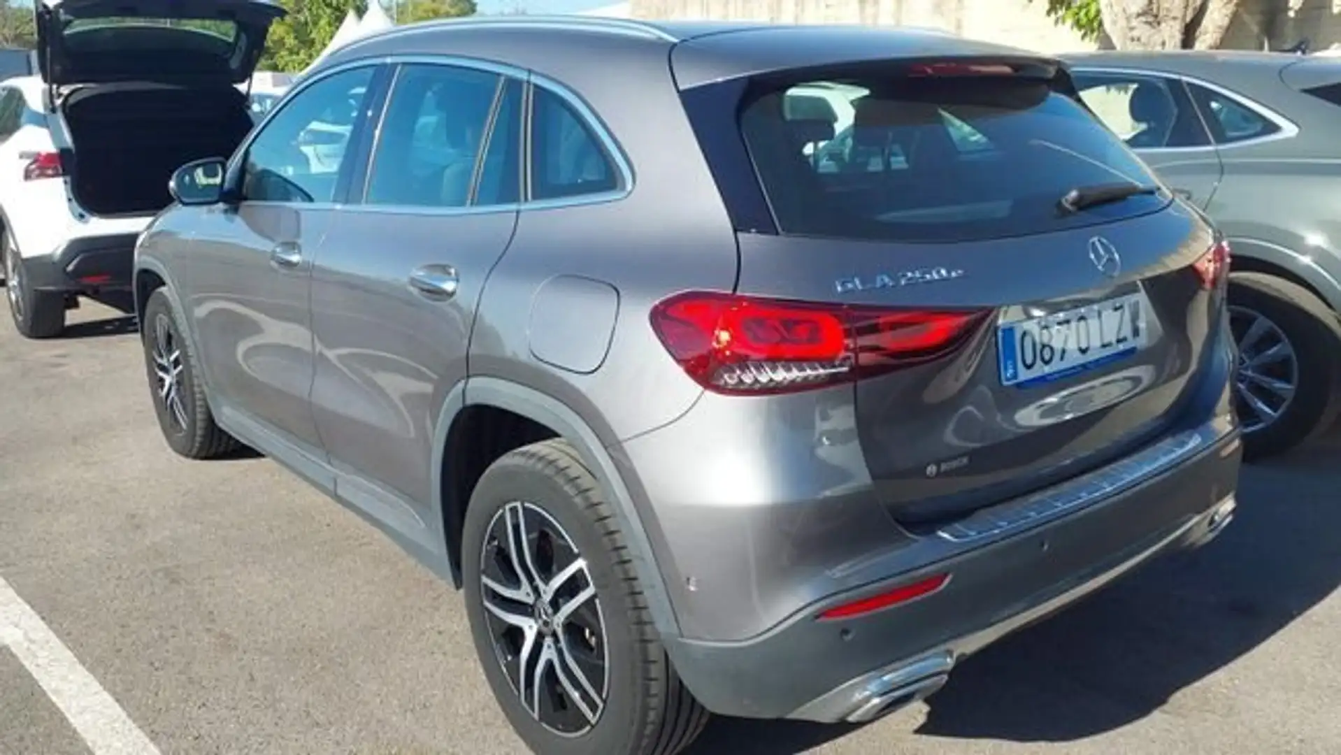 Mercedes-Benz GLA 250 250e Gris - 2