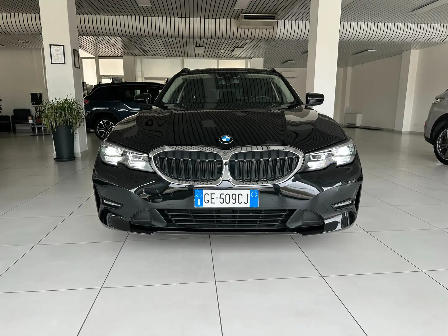 BMW 330 e Touring xdrive Business Advantage auto FULL OPT Nero - 2