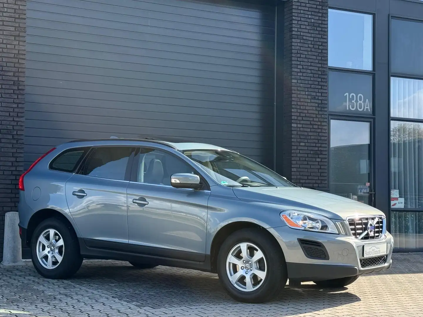 Volvo XC60 2.0 D3 AWD Momentum Aut.-6 | 2e eig., volledig ged Blauw - 2