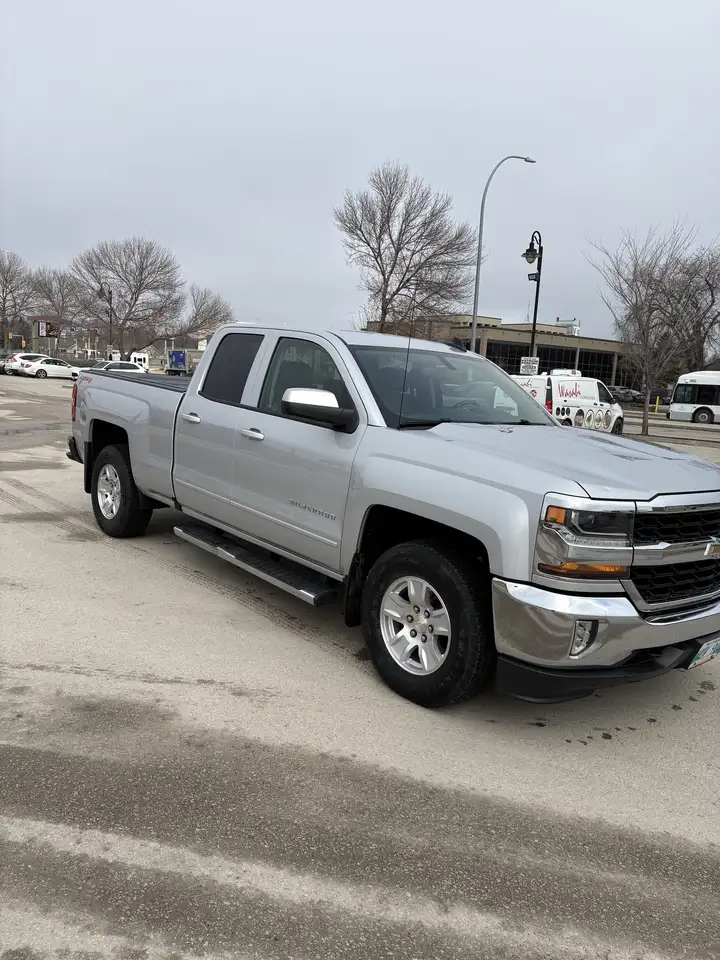 Chevrolet Silverado 1500 снимка Chevrolet Silverado 1500