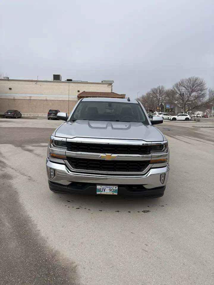 Chevrolet Silverado 1500 снимка Chevrolet Silverado 1500