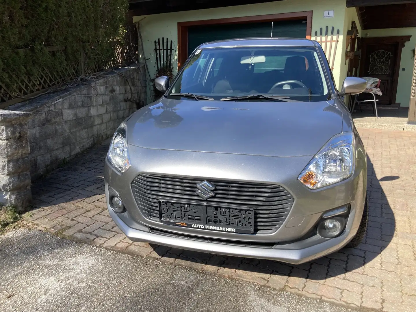 Suzuki Swift Basic - 2