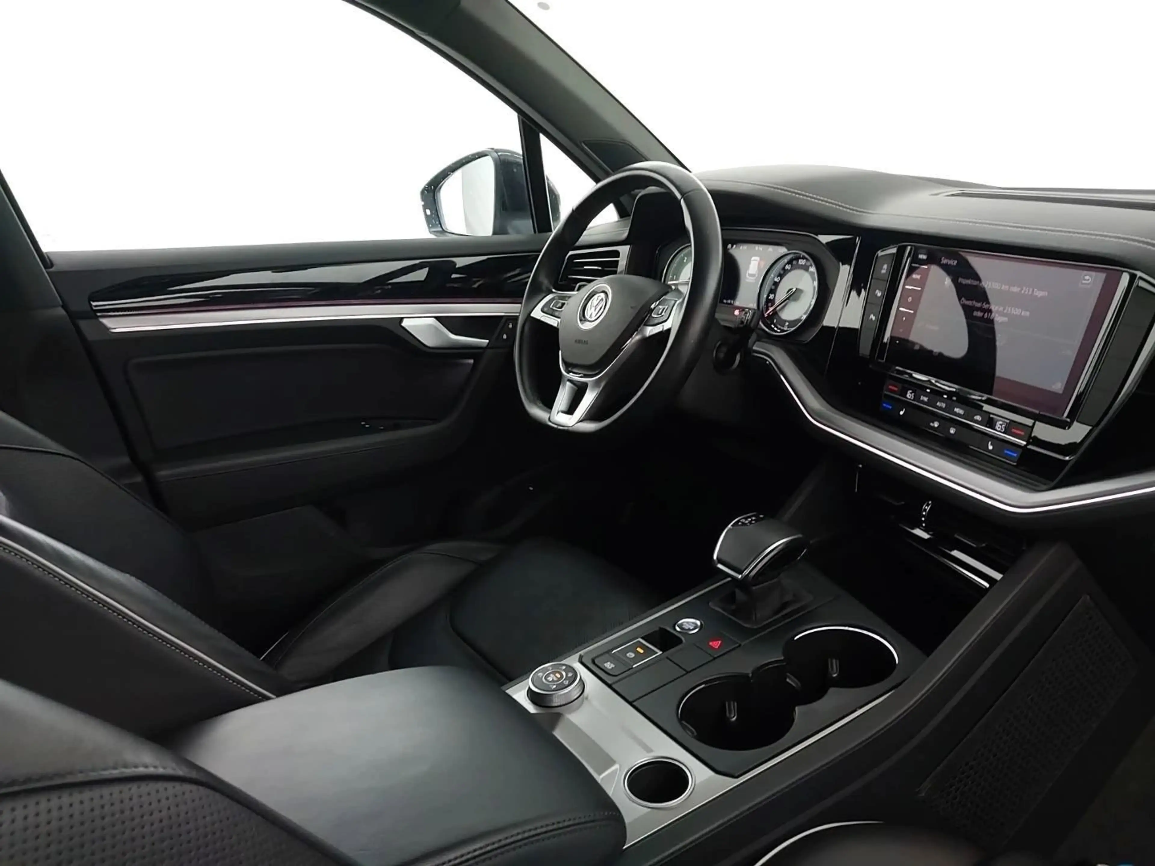 Volkswagen Touareg 4MOTION 3,0 TDI Elegance R-Line*KAMERA*PANO*LED* — photo 9