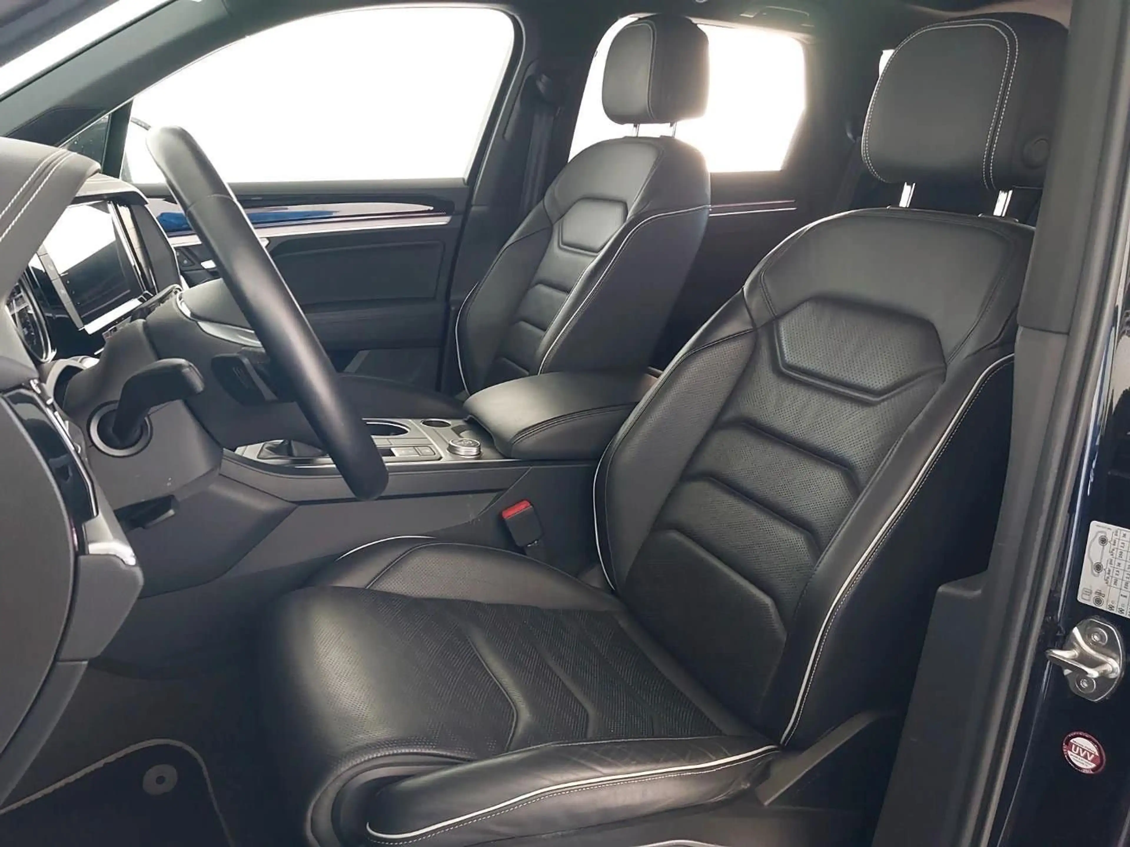 Volkswagen Touareg 4MOTION 3,0 TDI Elegance R-Line*KAMERA*PANO*LED* — photo 10