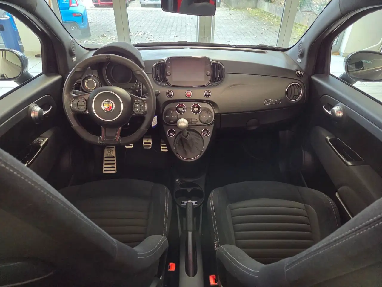 Abarth 695C 2023 — фото 10