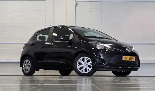 Toyota Yaris view 2