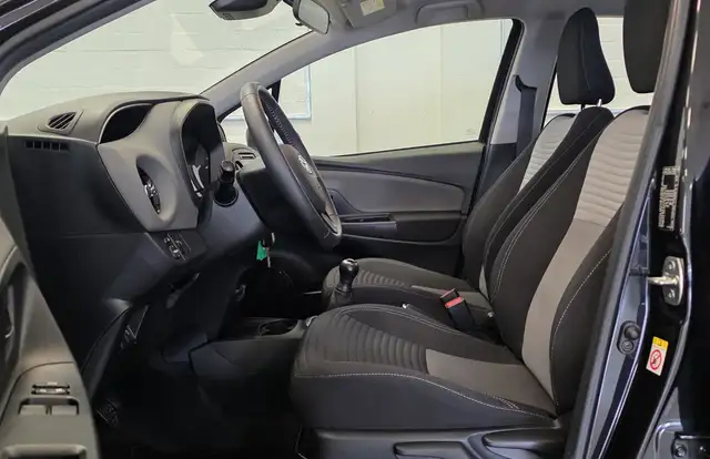 Toyota Yaris view 10