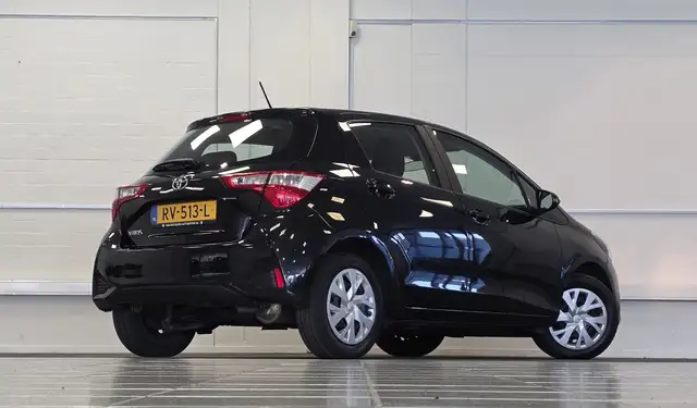 Toyota Yaris view 6