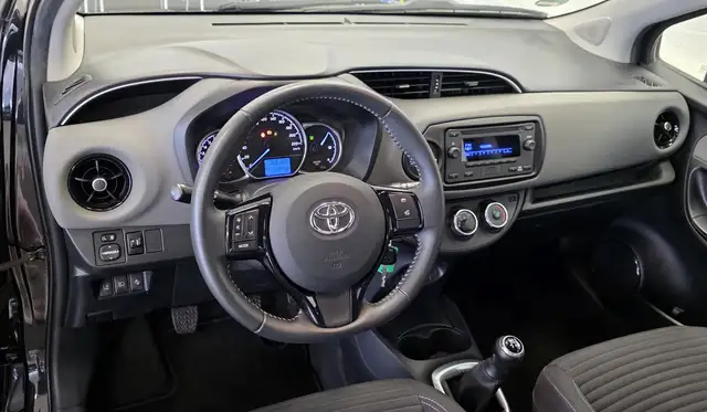 Toyota Yaris view 9