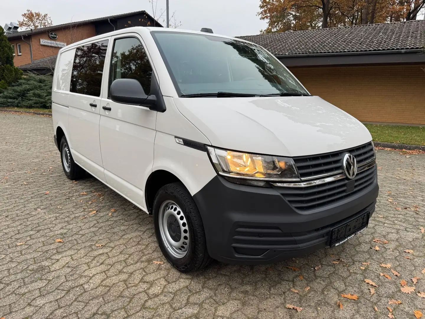 Volkswagen T6 Transporter T6.1 Kasten PLUS 2.0 TDI DSG/ AHK/ Navi/ 6-Sitze Weiß - 2