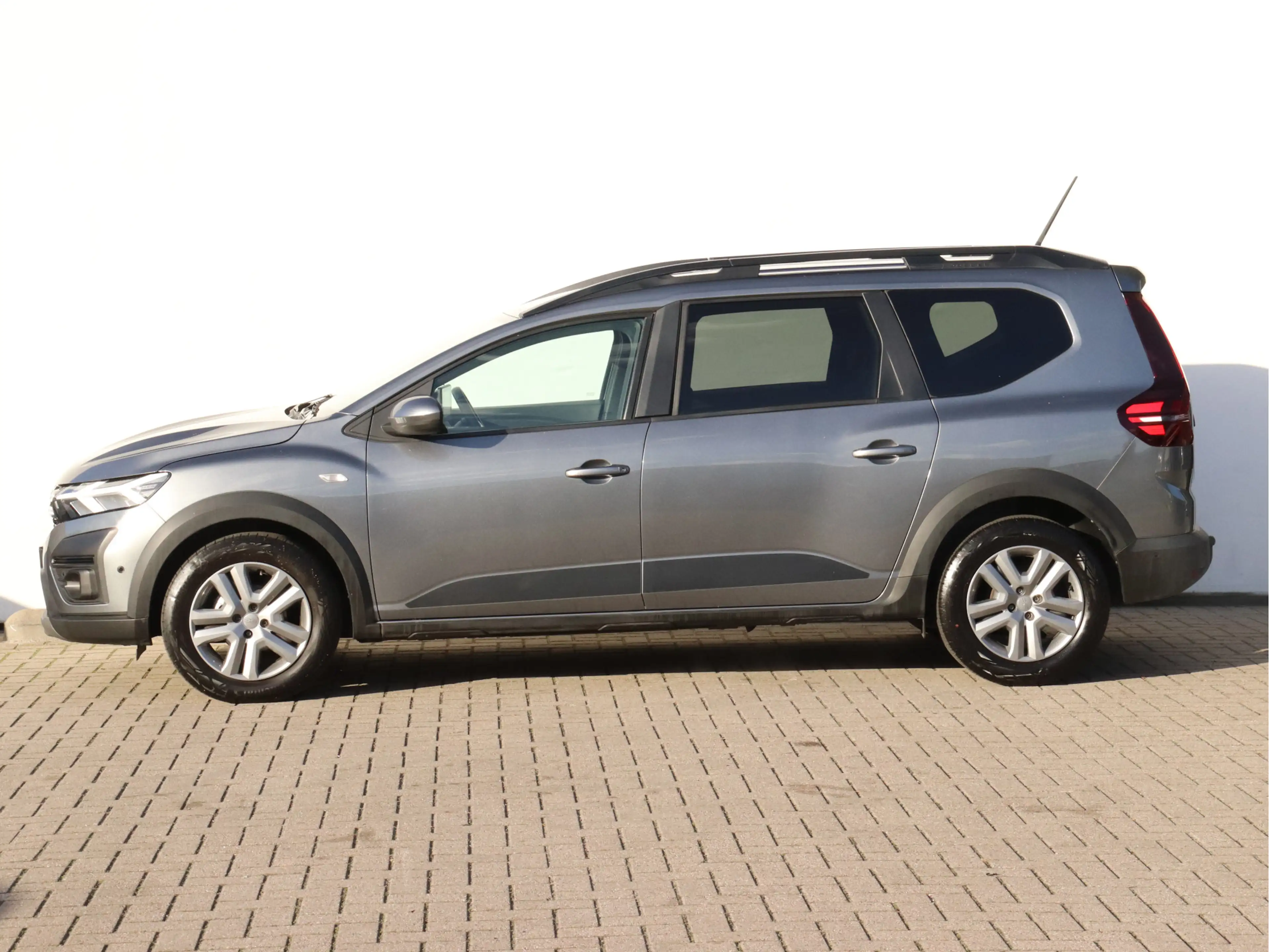 Dacia Jogger 1.0 TCe 110 Expression 5p. TREKHAAK / PDC V+A / CA — photo 2