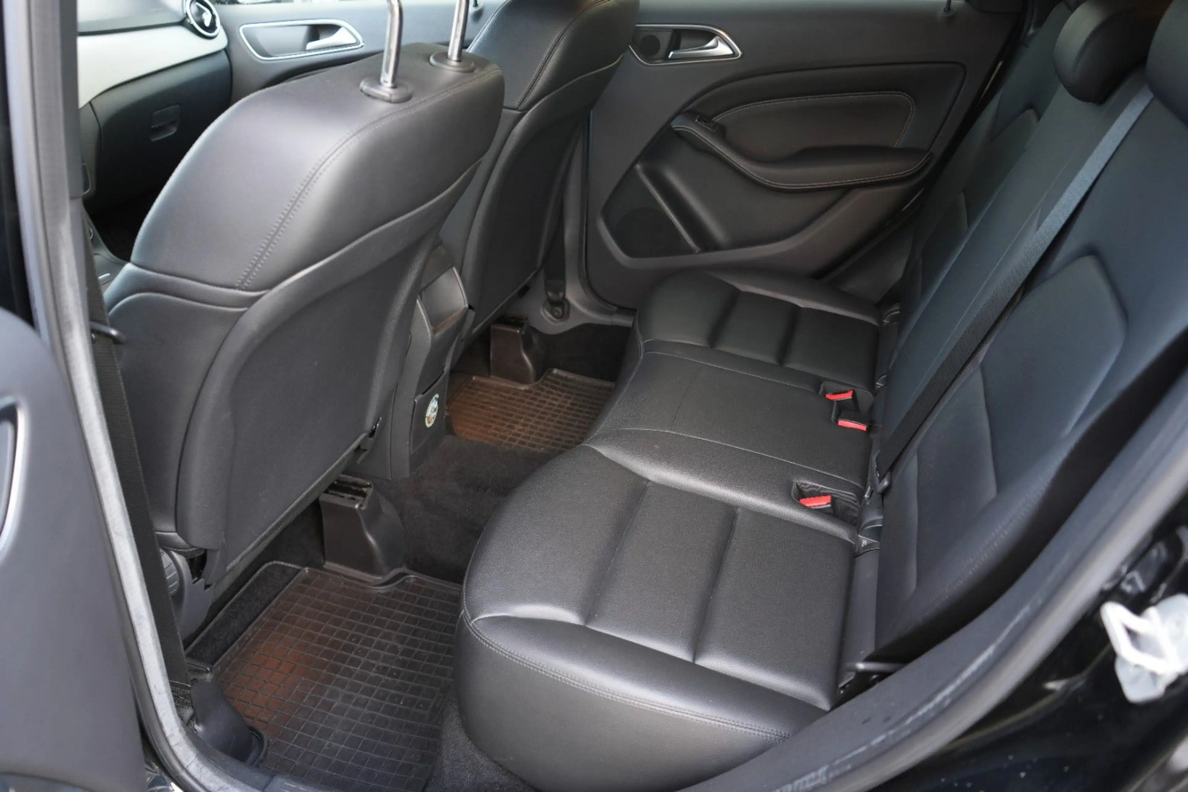 Mercedes-Benz B 180 7G-Automatik Sport-Paket *LEDER|BI-XENON* — photo 14