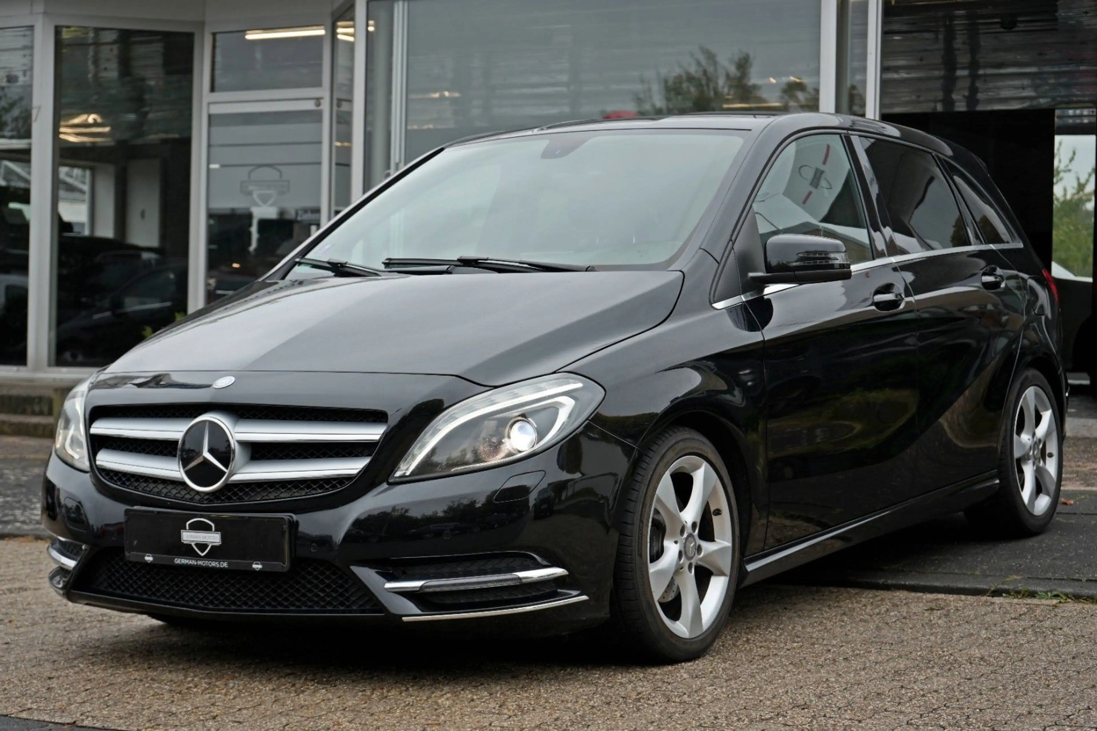 Mercedes-Benz B 180 7G-Automatik Sport-Paket *LEDER|BI-XENON* — photo 3