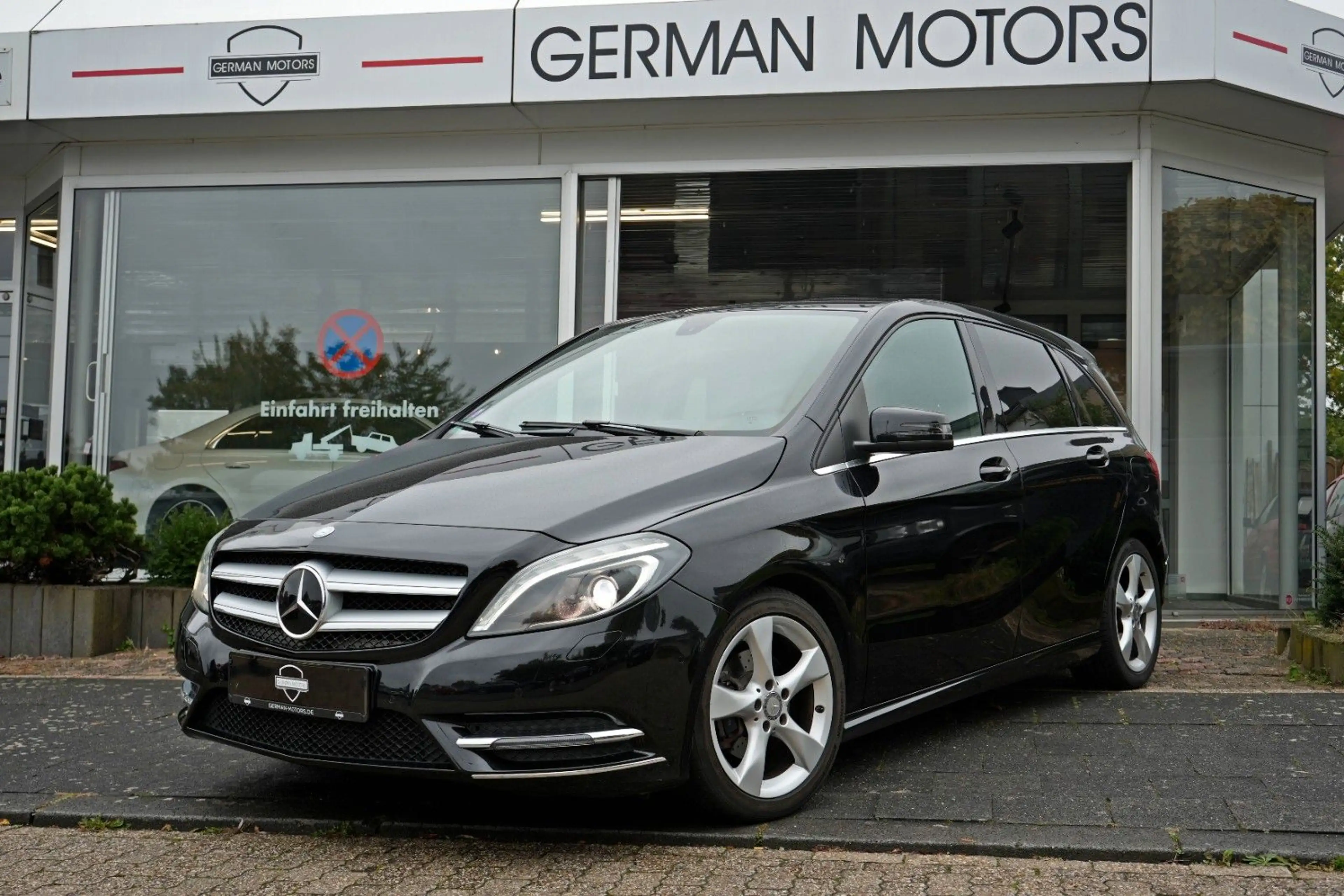 Mercedes-Benz B 180 7G-Automatik Sport-Paket *LEDER|BI-XENON*