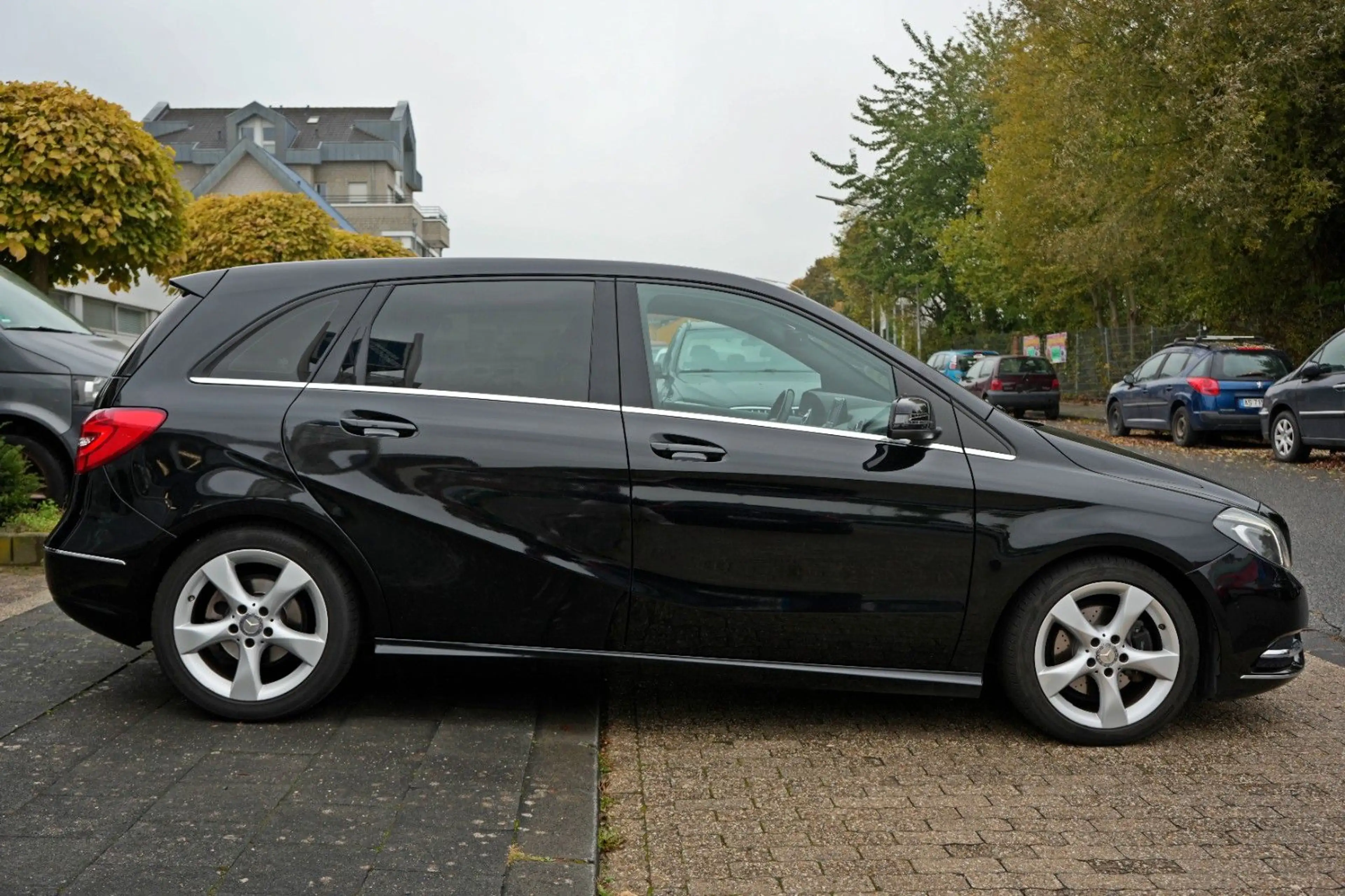 Mercedes-Benz B 180 7G-Automatik Sport-Paket *LEDER|BI-XENON* — photo 9