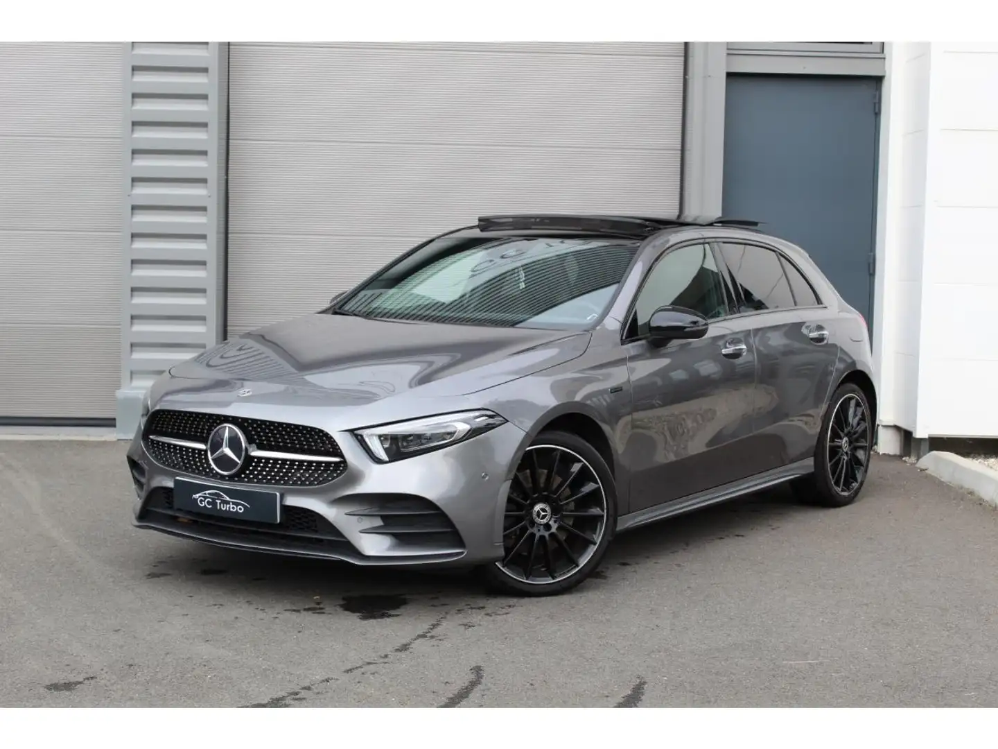 Mercedes-Benz CL 250e - AMG Line 8G DCT Gris - 1