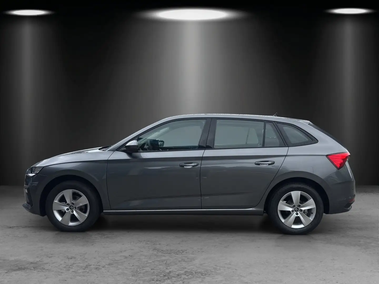 Skoda Scala Essence 1,0 TSI 70 kW Gris - 2