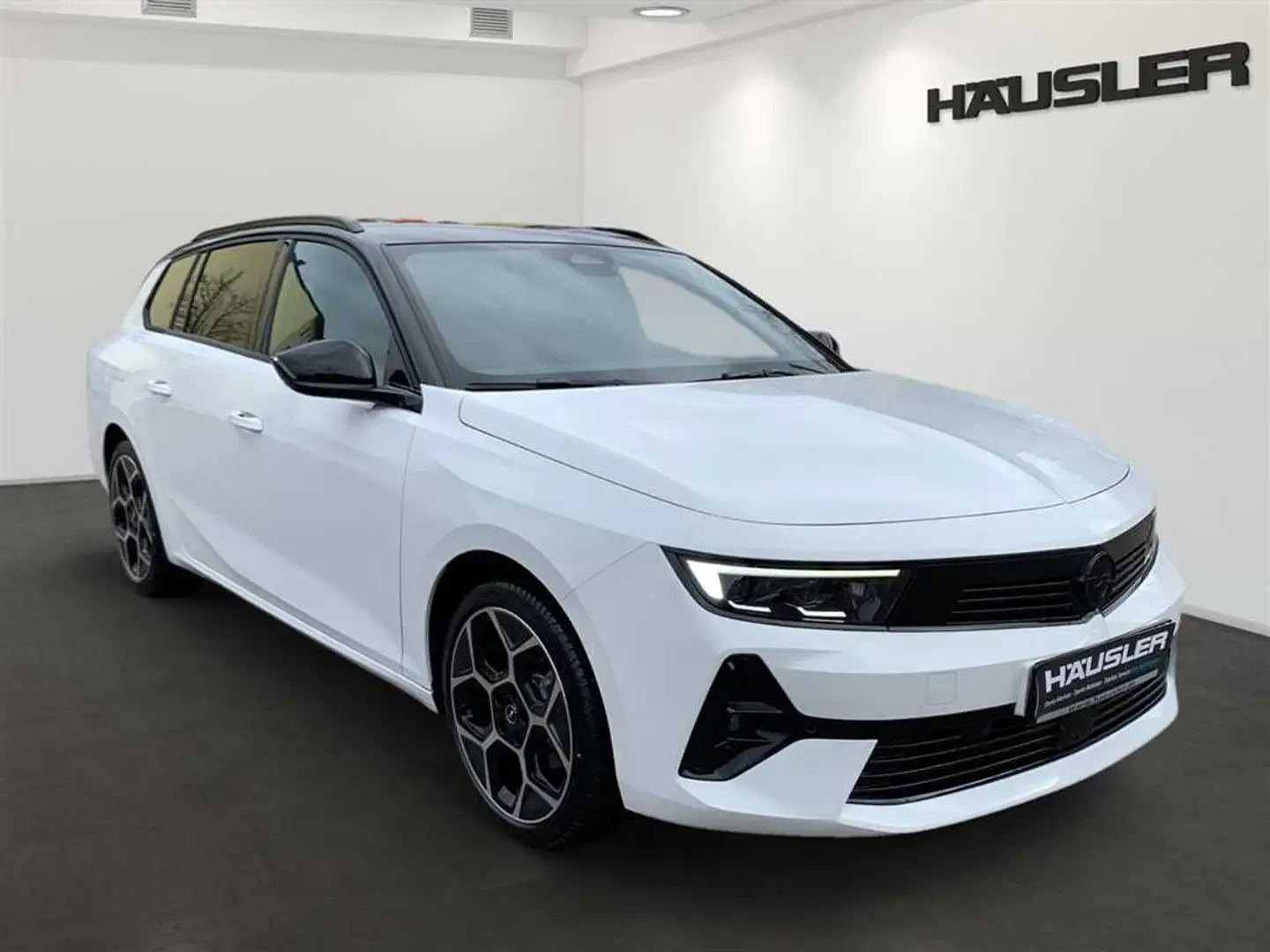 Opel Astra 1.2 T AT8 SportsTourer GS AHK LED PDC Kamera Navi Weiß - 2