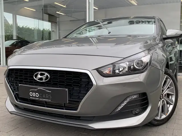 Hyundai i30 Fastback 1.4 T-GDI 140 CV / Clim Auto / Gps / CarPlay / Camera / LED / Cruise / PDC Avant Et Arrière  / Attache Remorque