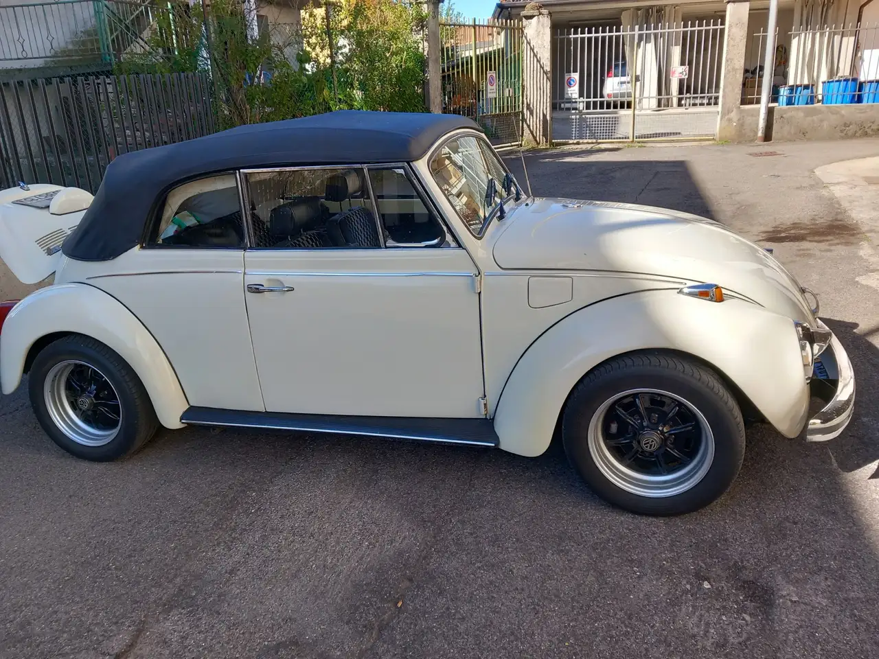 Volkswagen Maggiolino Cabrio vetro piatto 70, foto 2