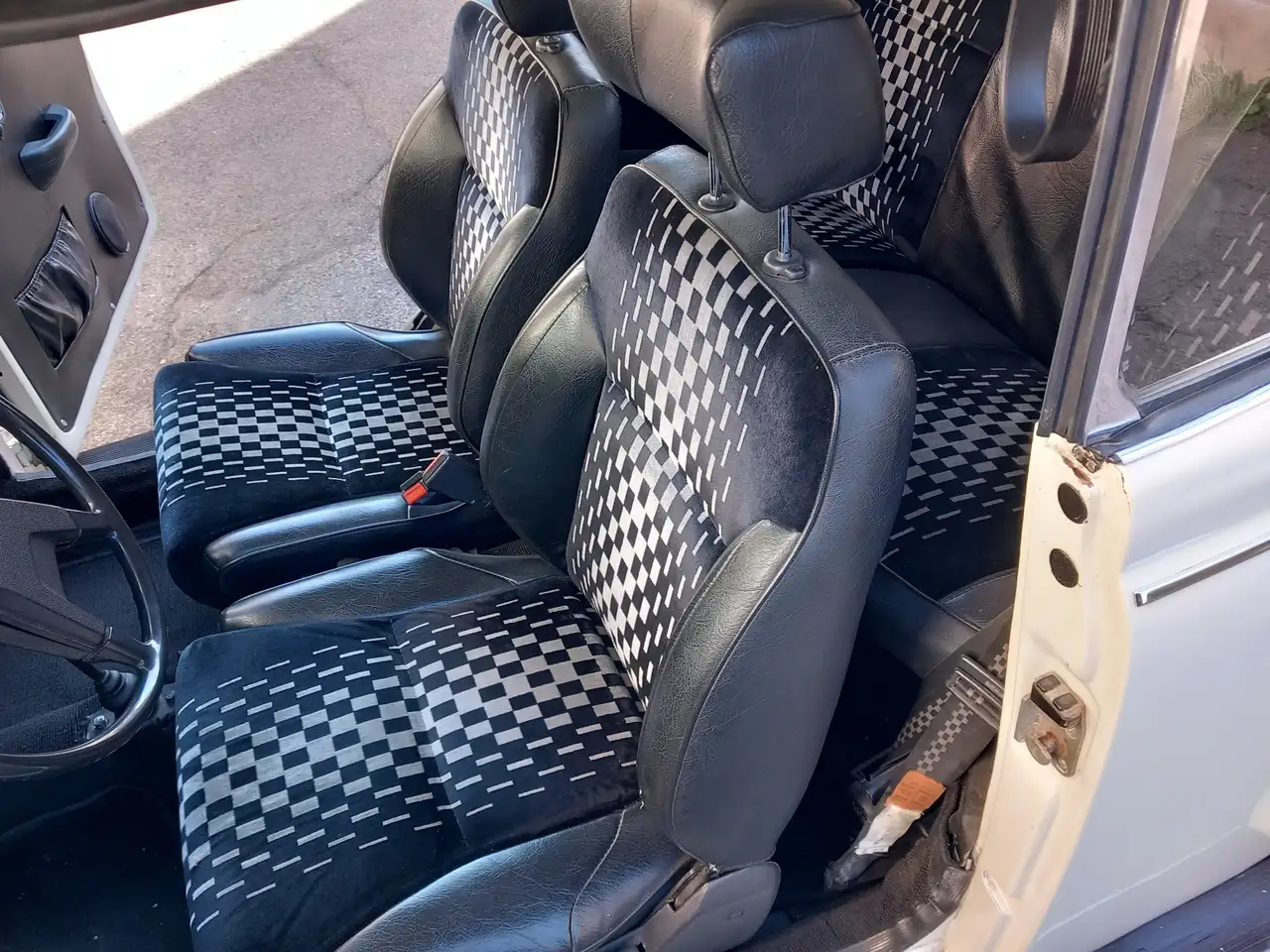 Volkswagen Maggiolino Cabrio vetro piatto 70, foto 6
