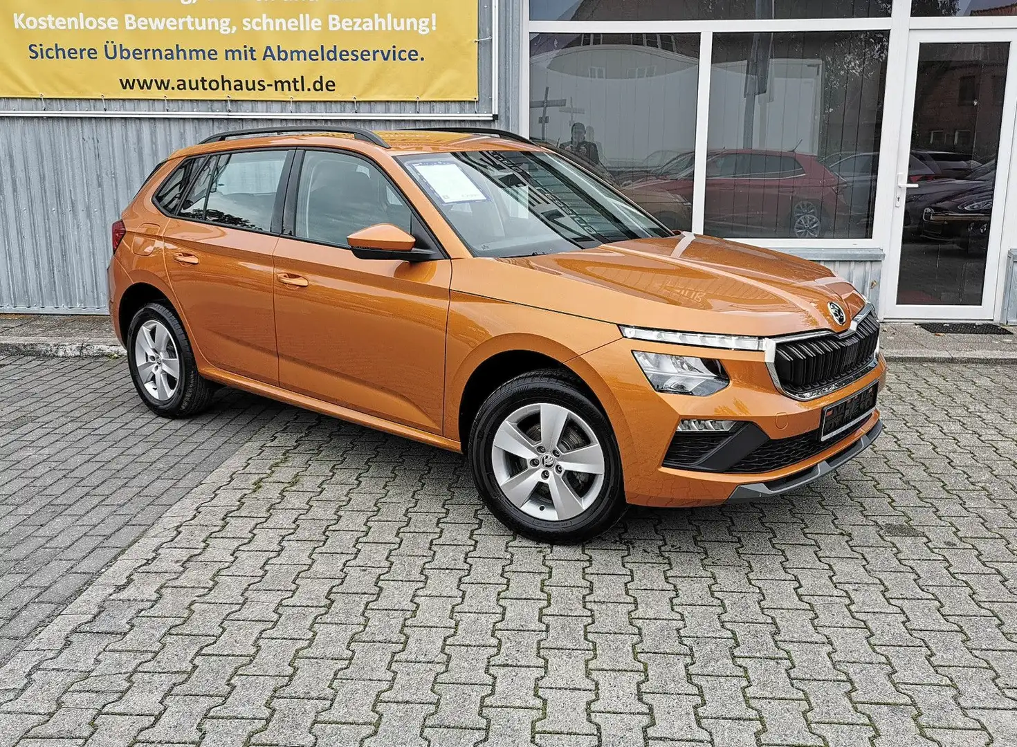 Skoda Kamiq 1.0 TSI 85kW Selection AHK LED SHZ Alu Orange - 2