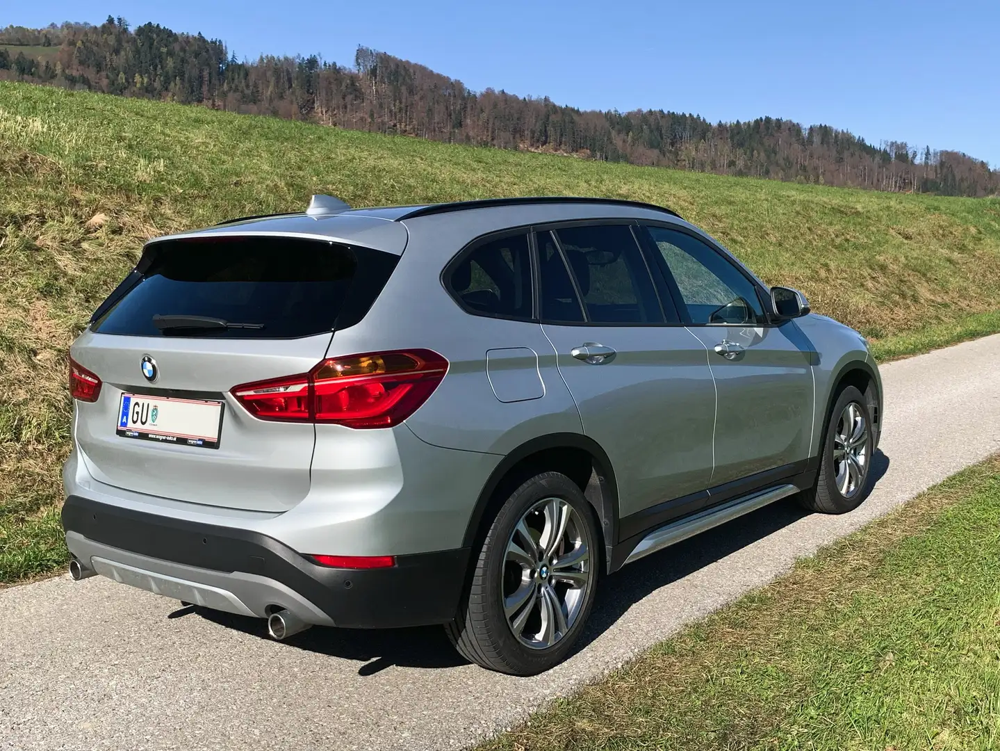 BMW X1 sDrive18d Aut., Sportline Silber - 2