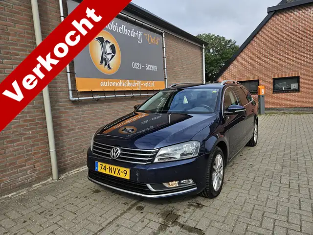 2010 Volkswagen Passat in Blue for sale