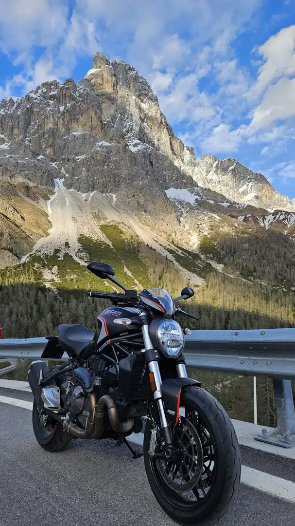 Ducati Monster 821 Stealth Nero - 1