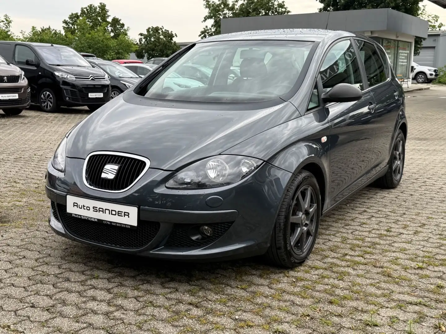 SEAT Altea TÜV 07.2027 AHK Gris - 1