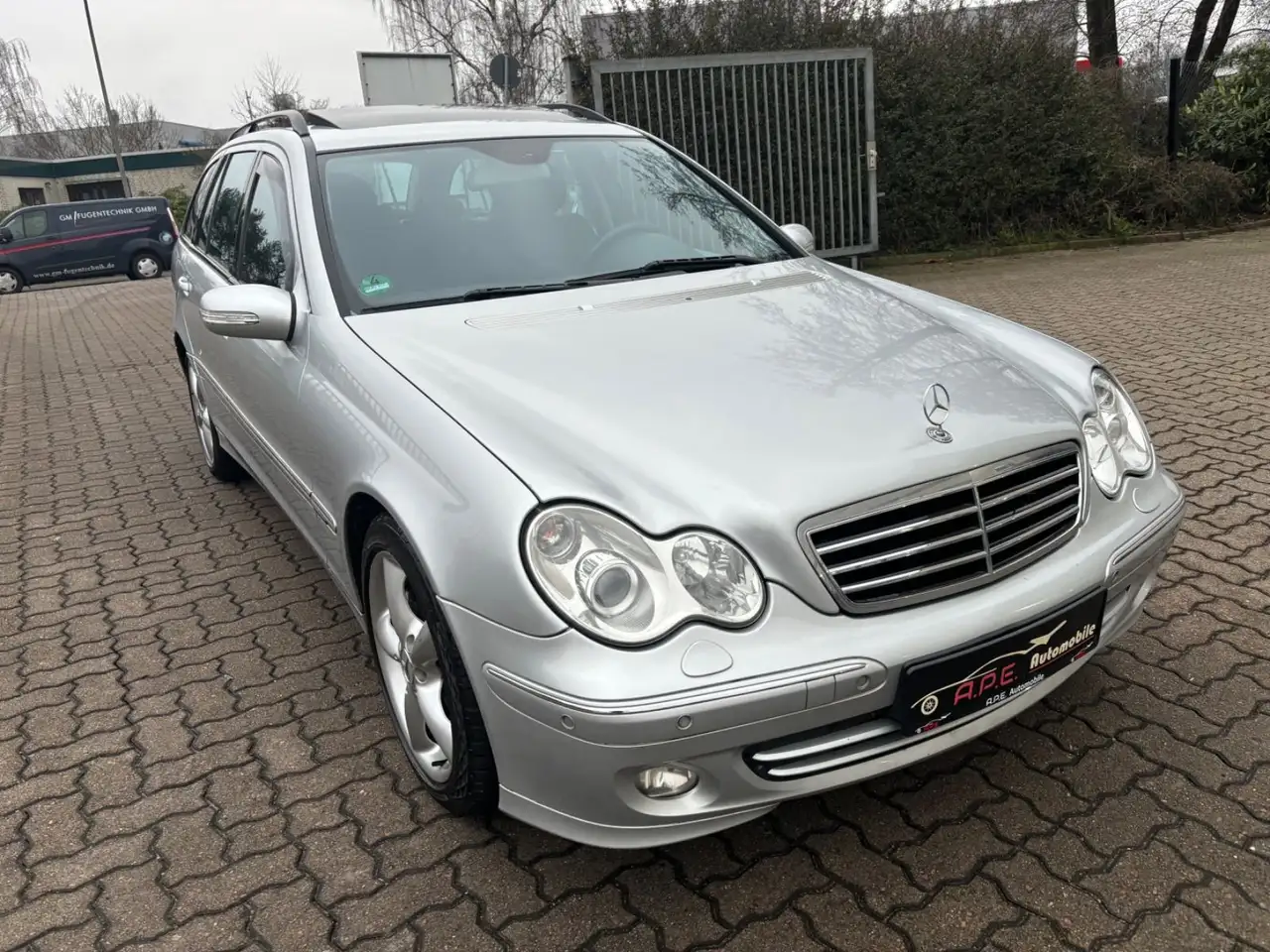 Mercedes-Benz C 230