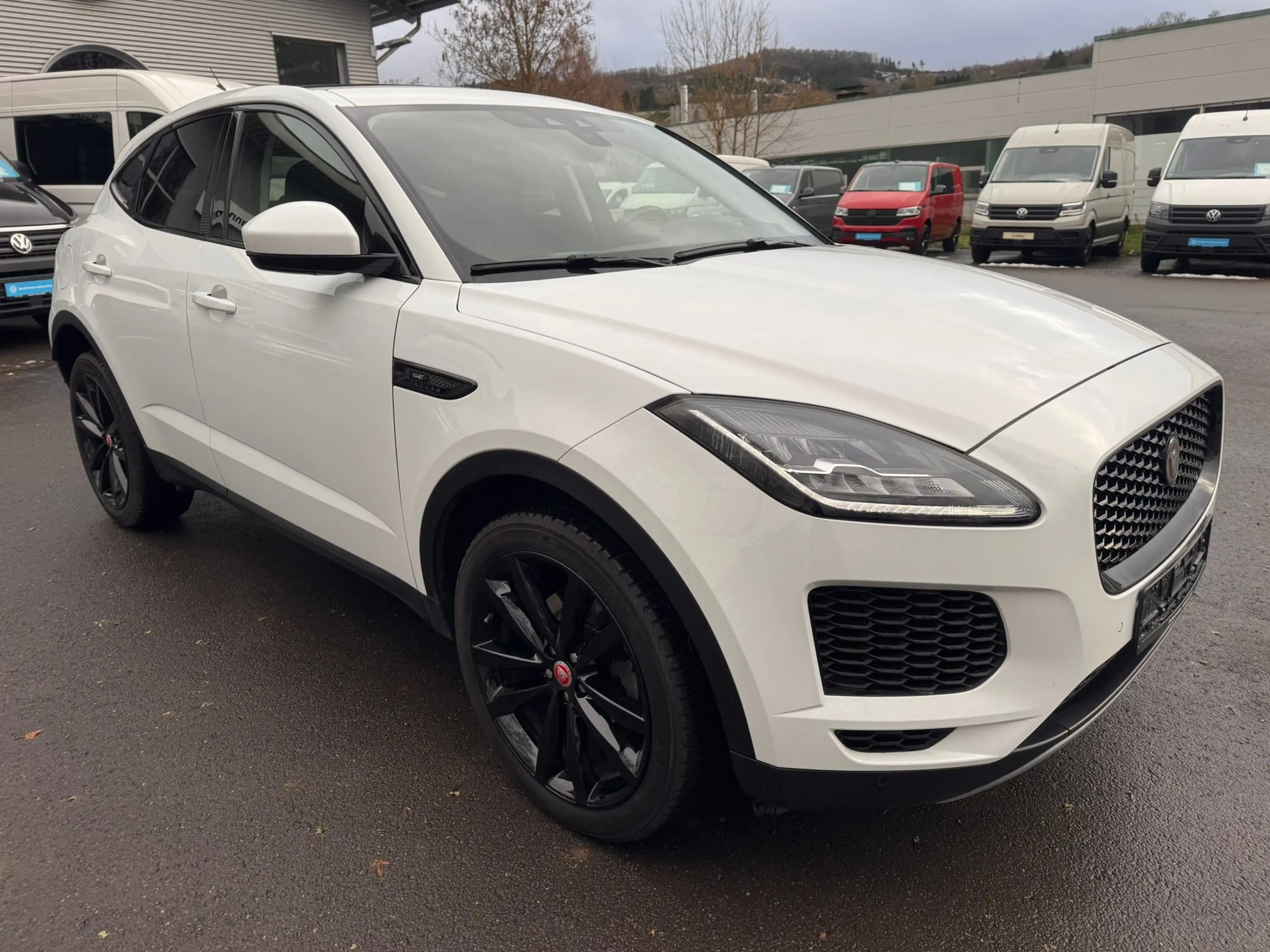 Jaguar E-Pace SE AWD — photo 3