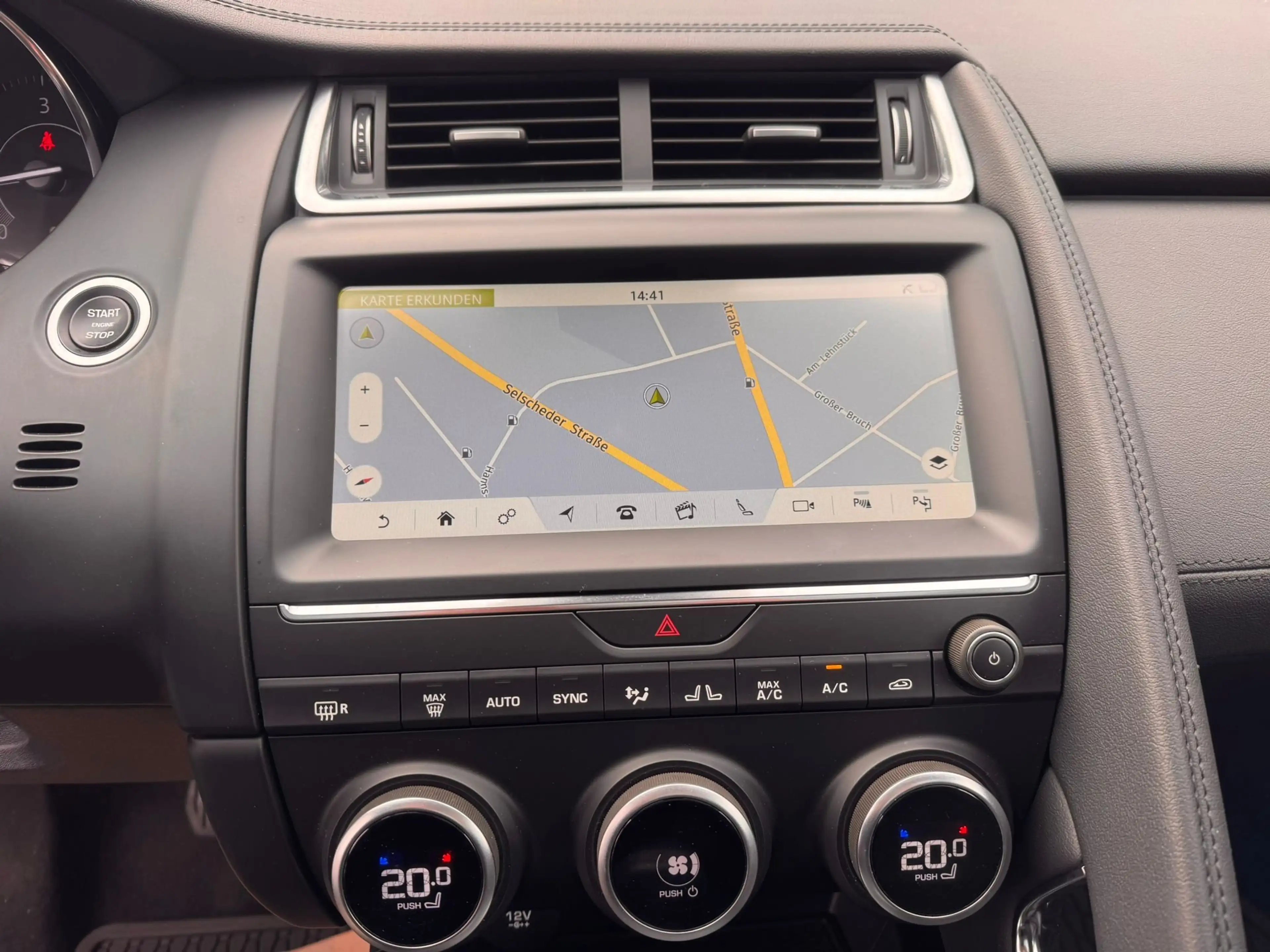 Jaguar E-Pace SE AWD — photo 14
