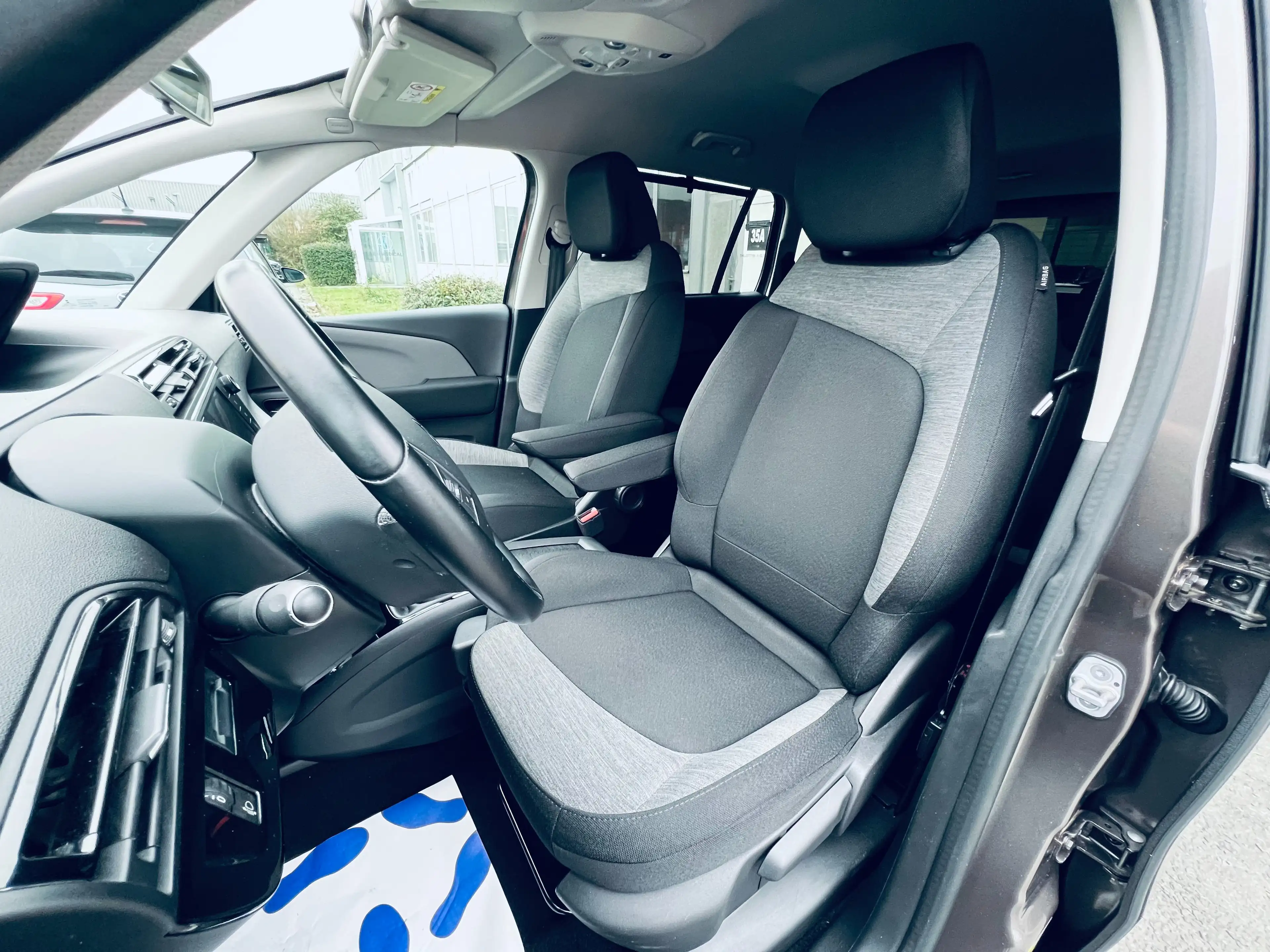 Citroen Grand C4 Picasso 1.2 PureTech Feel S+7PL+GPS+CAMERA+CARNET+CARPASS — photo 10